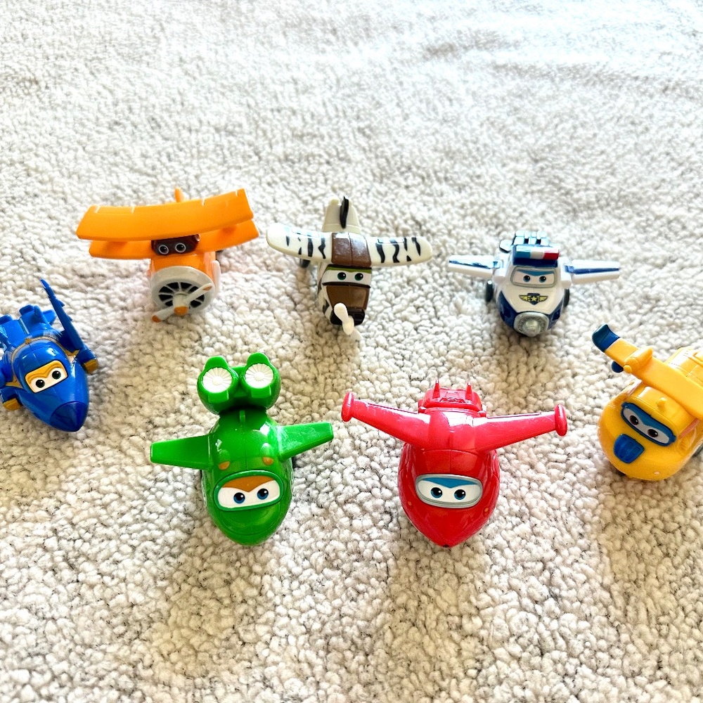 Super Wings Transform-a-Bots figures bundle 7
